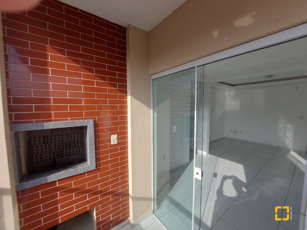 Apartamento com 58m², 2 quartos, 1 garagem, no bairro Forquilhinha em São José