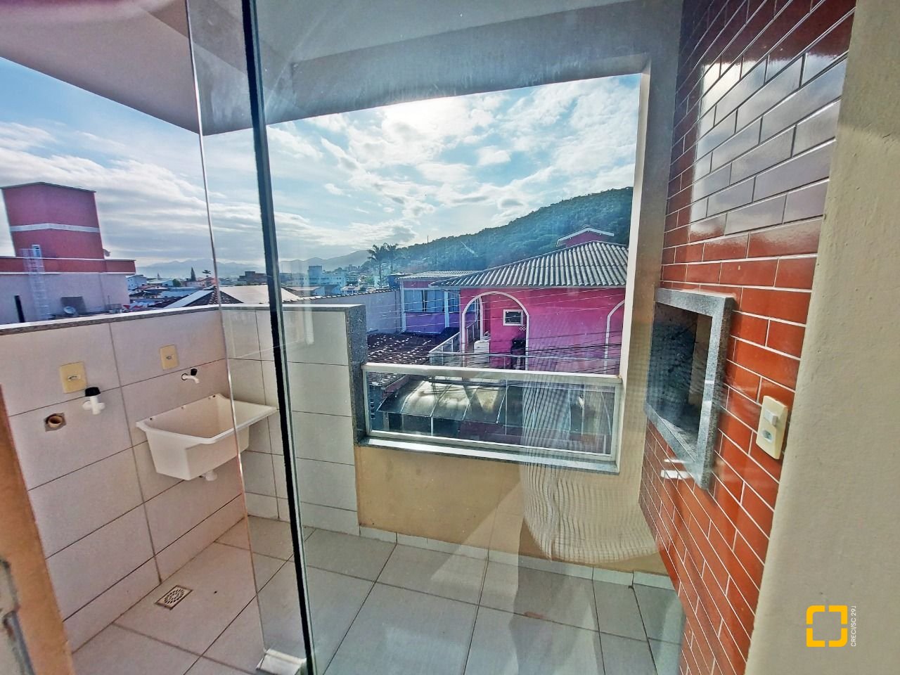 Apartamento com 58m², 2 quartos, 1 garagem, no bairro Forquilhinha em São José