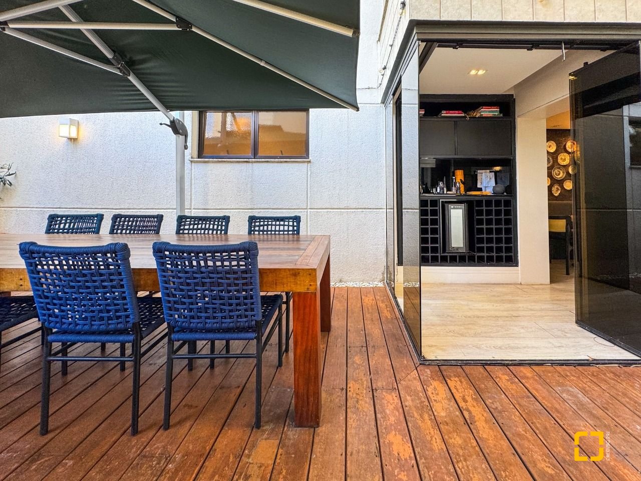 Apartamento com 325m², 6 quartos (sendo 2 suítes), 3 garagens, no bairro Centro em Florianópolis