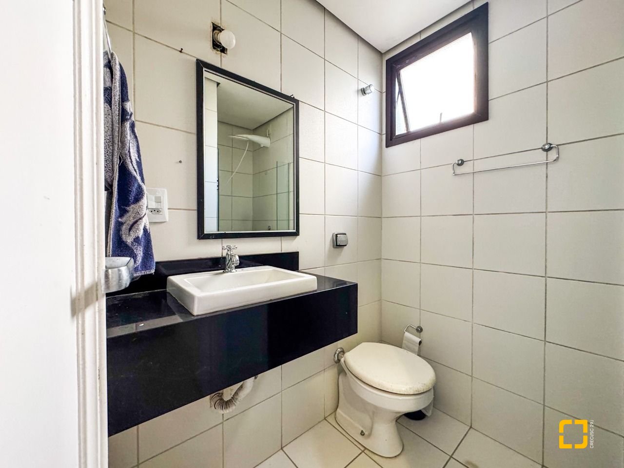 Apartamento com 325m², 6 quartos (sendo 2 suítes), 3 garagens, no bairro Centro em Florianópolis