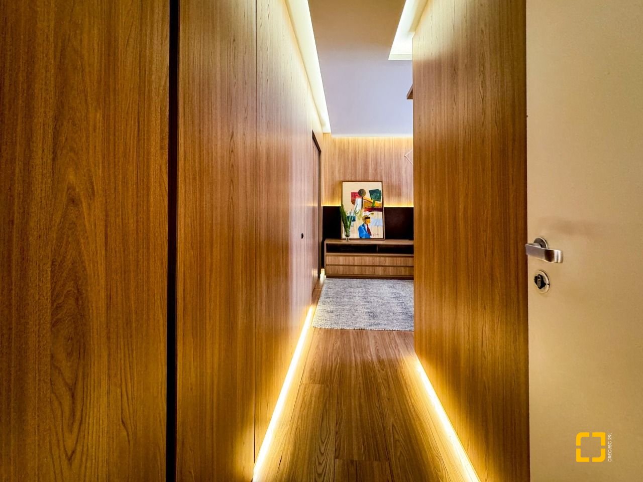 Apartamento com 325m², 6 quartos (sendo 2 suítes), 3 garagens, no bairro Centro em Florianópolis