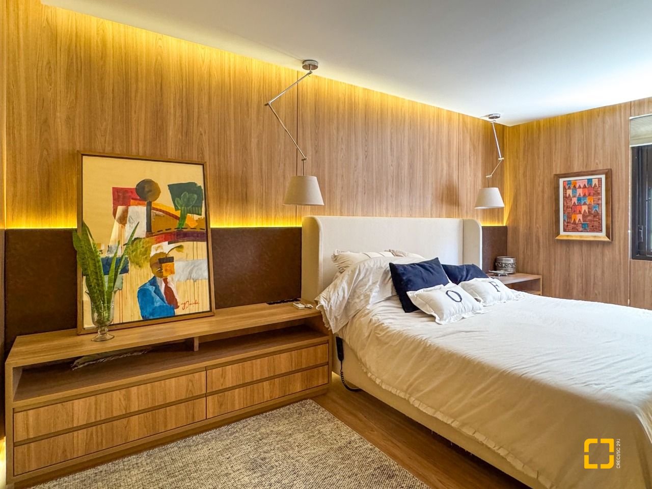 Apartamento com 325m², 6 quartos (sendo 2 suítes), 3 garagens, no bairro Centro em Florianópolis