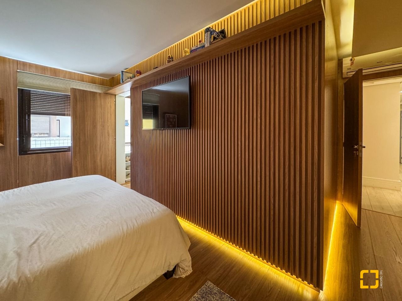 Apartamento com 325m², 6 quartos (sendo 2 suítes), 3 garagens, no bairro Centro em Florianópolis