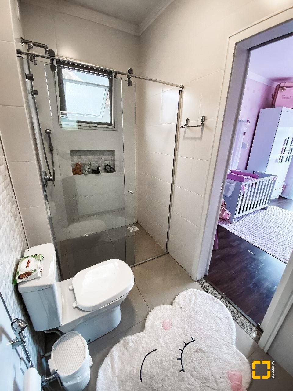 Casa com 205m², 6 quartos (sendo 3 suítes), 3 garagens, no bairro Ingleses em Florianópolis