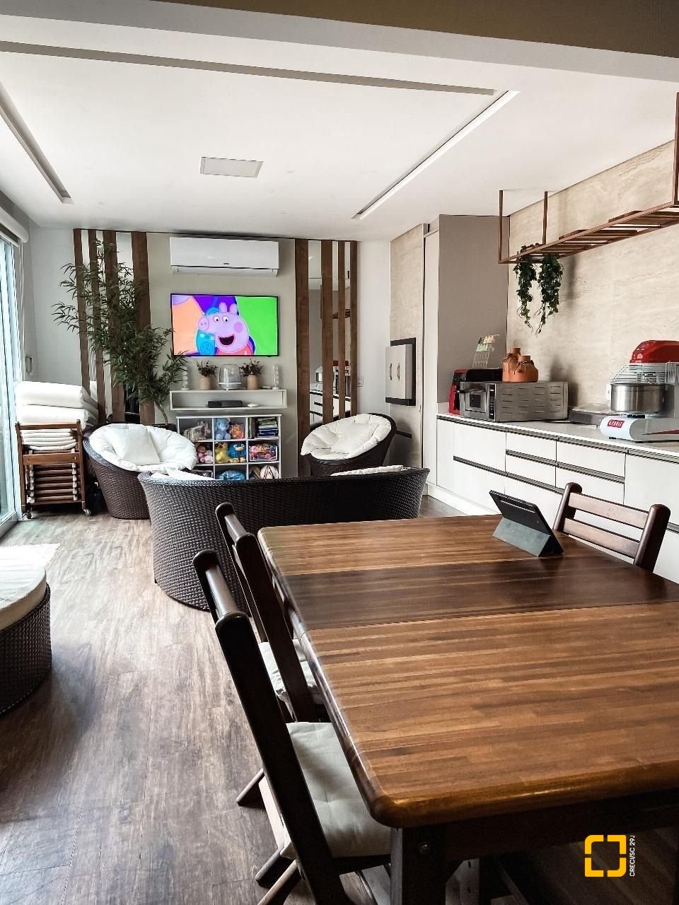 Casa com 205m², 6 quartos (sendo 3 suítes), 3 garagens, no bairro Ingleses em Florianópolis