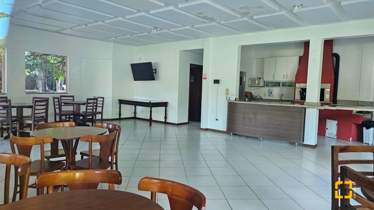 Casa de Condomínio com 240m², 7 quartos (sendo 3 suítes), 1 garagem, no bairro Sambaqui em Florianópolis