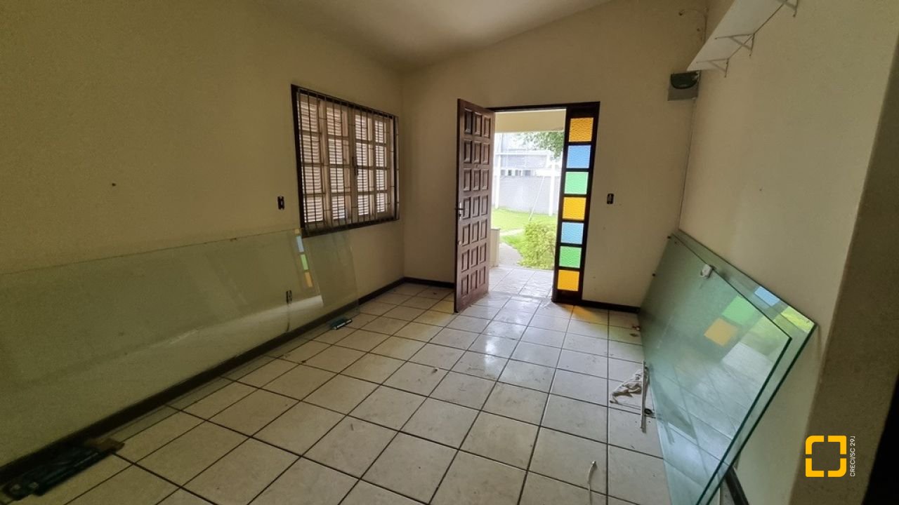 Casa com 150m², 2 quartos, 2 garagens, no bairro Ingleses em Florianópolis