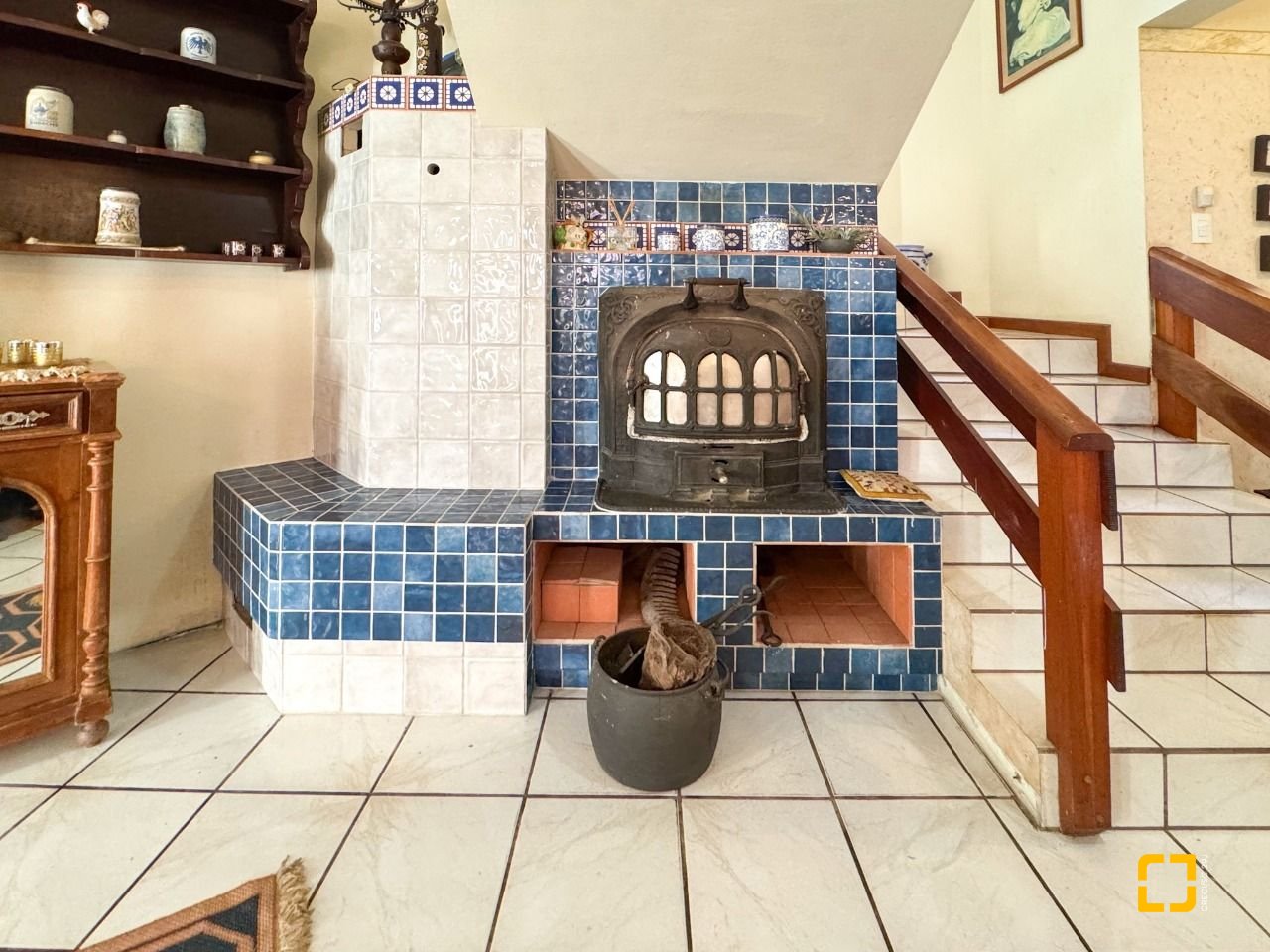 Casa com 551m², 16 quartos (sendo 8 suítes), 6 garagens, no bairro Jurerê Internacional em Florianópolis