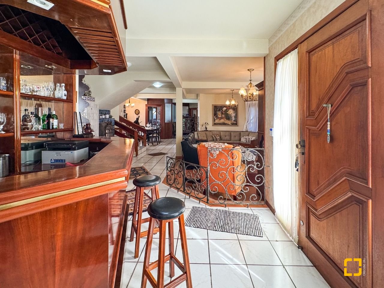 Casa com 551m², 16 quartos (sendo 8 suítes), 6 garagens, no bairro Jurerê Internacional em Florianópolis