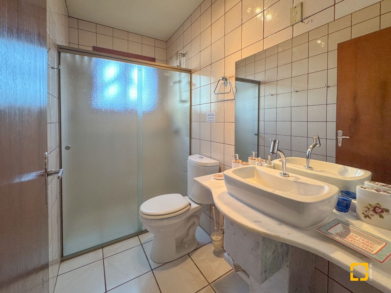 Casa com 551m², 16 quartos (sendo 8 suítes), 6 garagens, no bairro Jurerê Internacional em Florianópolis