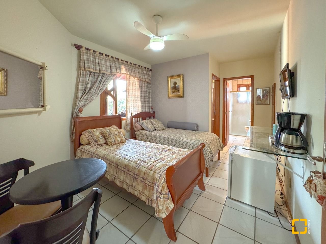 Casa com 551m², 16 quartos (sendo 8 suítes), 6 garagens, no bairro Jurerê Internacional em Florianópolis
