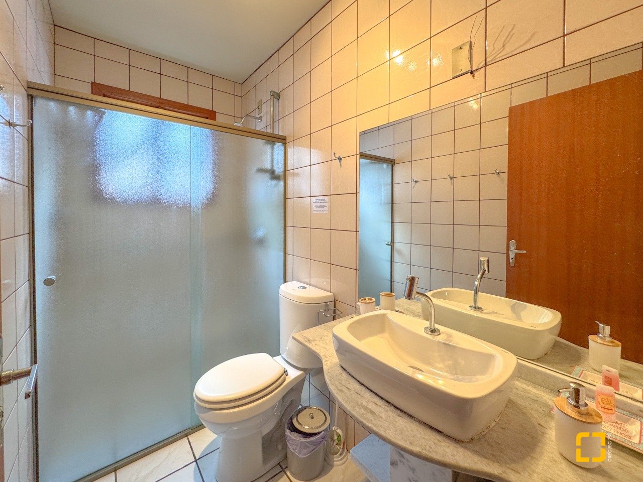 Casa com 551m², 16 quartos (sendo 8 suítes), 6 garagens, no bairro Jurerê Internacional em Florianópolis
