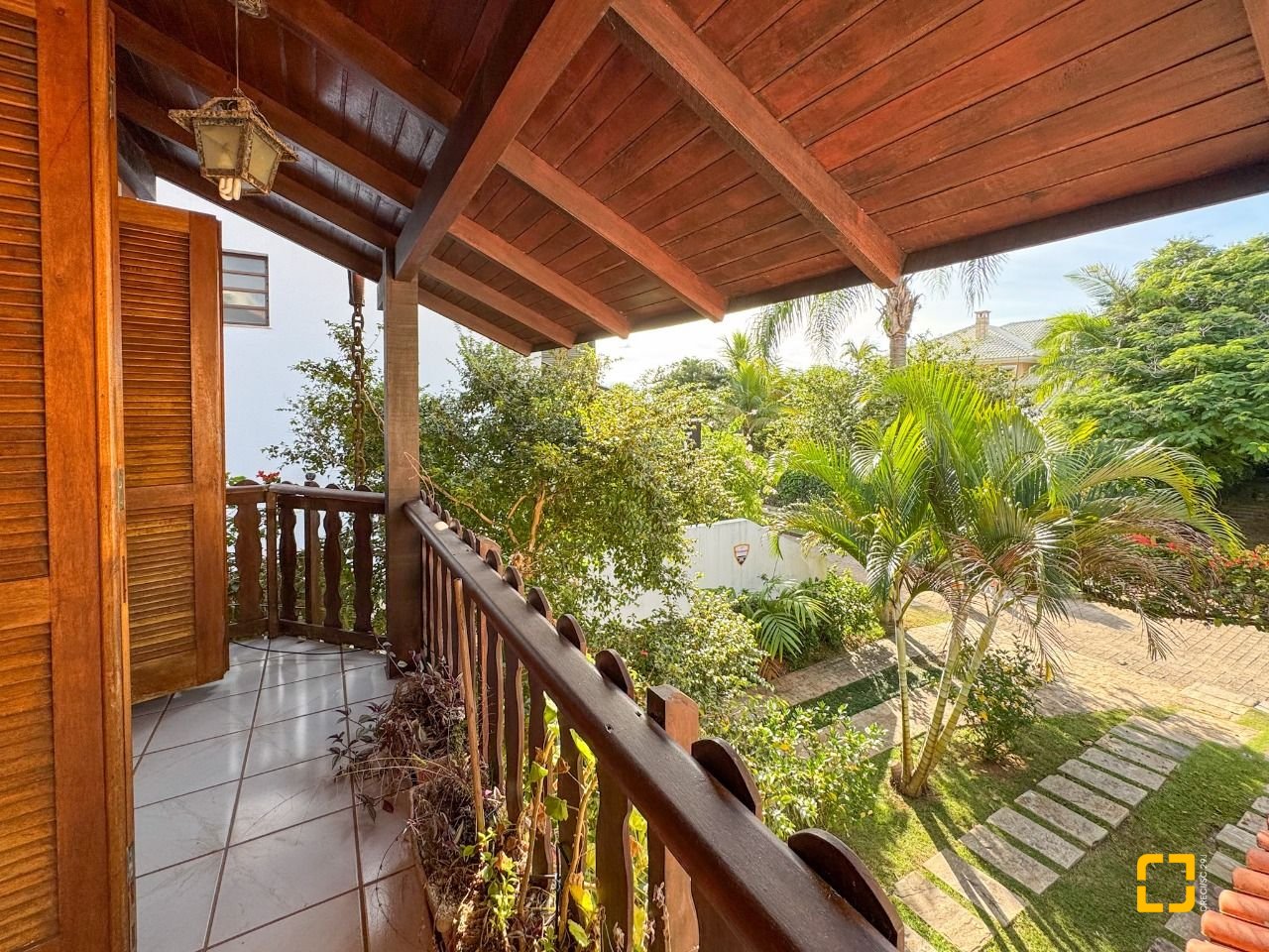 Casa com 551m², 16 quartos (sendo 8 suítes), 6 garagens, no bairro Jurerê Internacional em Florianópolis