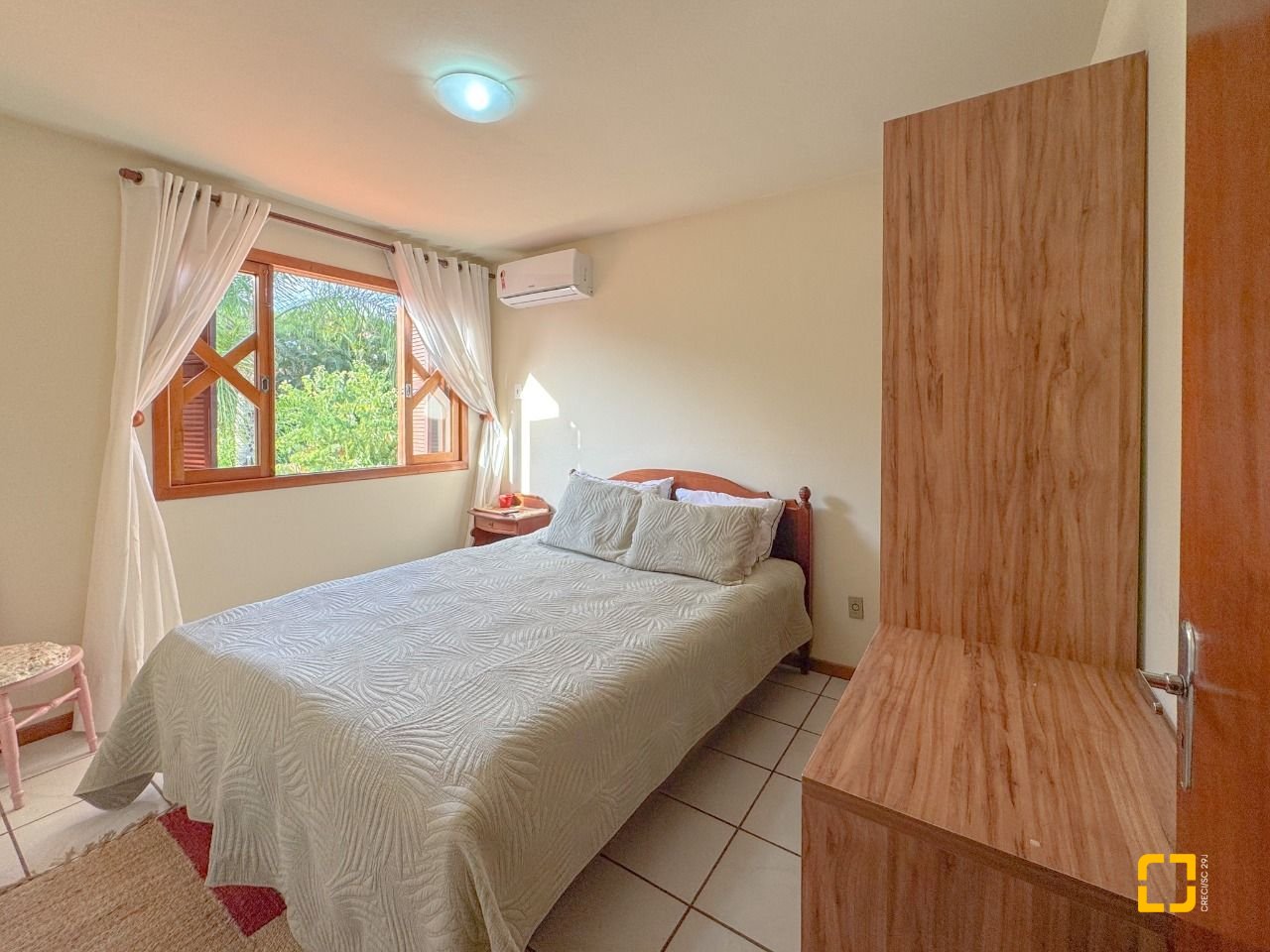 Casa com 551m², 16 quartos (sendo 8 suítes), 6 garagens, no bairro Jurerê Internacional em Florianópolis