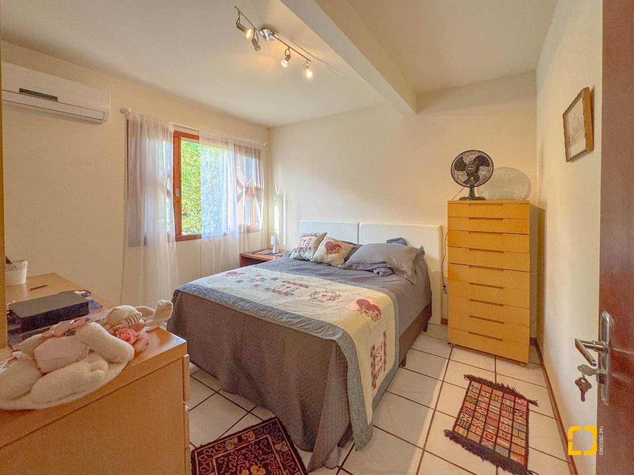 Casa com 551m², 16 quartos (sendo 8 suítes), 6 garagens, no bairro Jurerê Internacional em Florianópolis