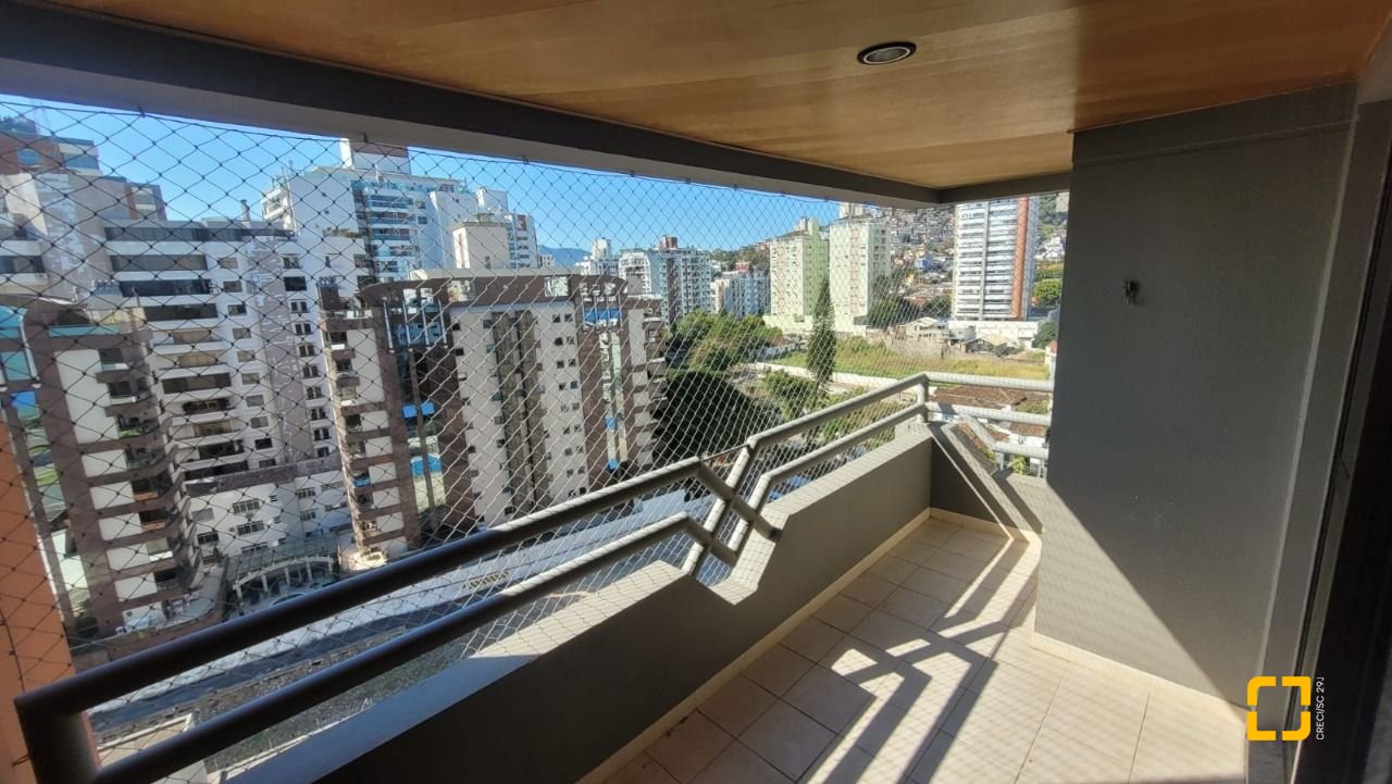 Apartamento com 166m², 6 quartos (sendo 2 suítes), 2 garagens, no bairro Agronômica em Florianópolis