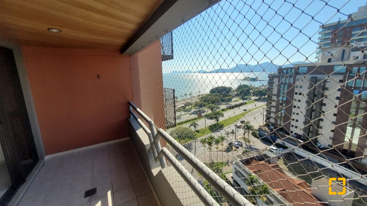 Apartamento com 166m², 6 quartos (sendo 2 suítes), 2 garagens, no bairro Agronômica em Florianópolis