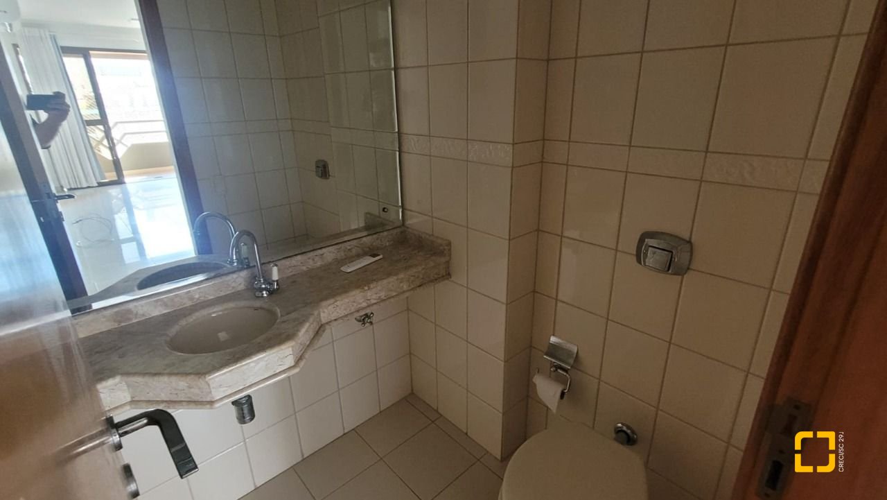 Apartamento com 166m², 6 quartos (sendo 2 suítes), 2 garagens, no bairro Agronômica em Florianópolis