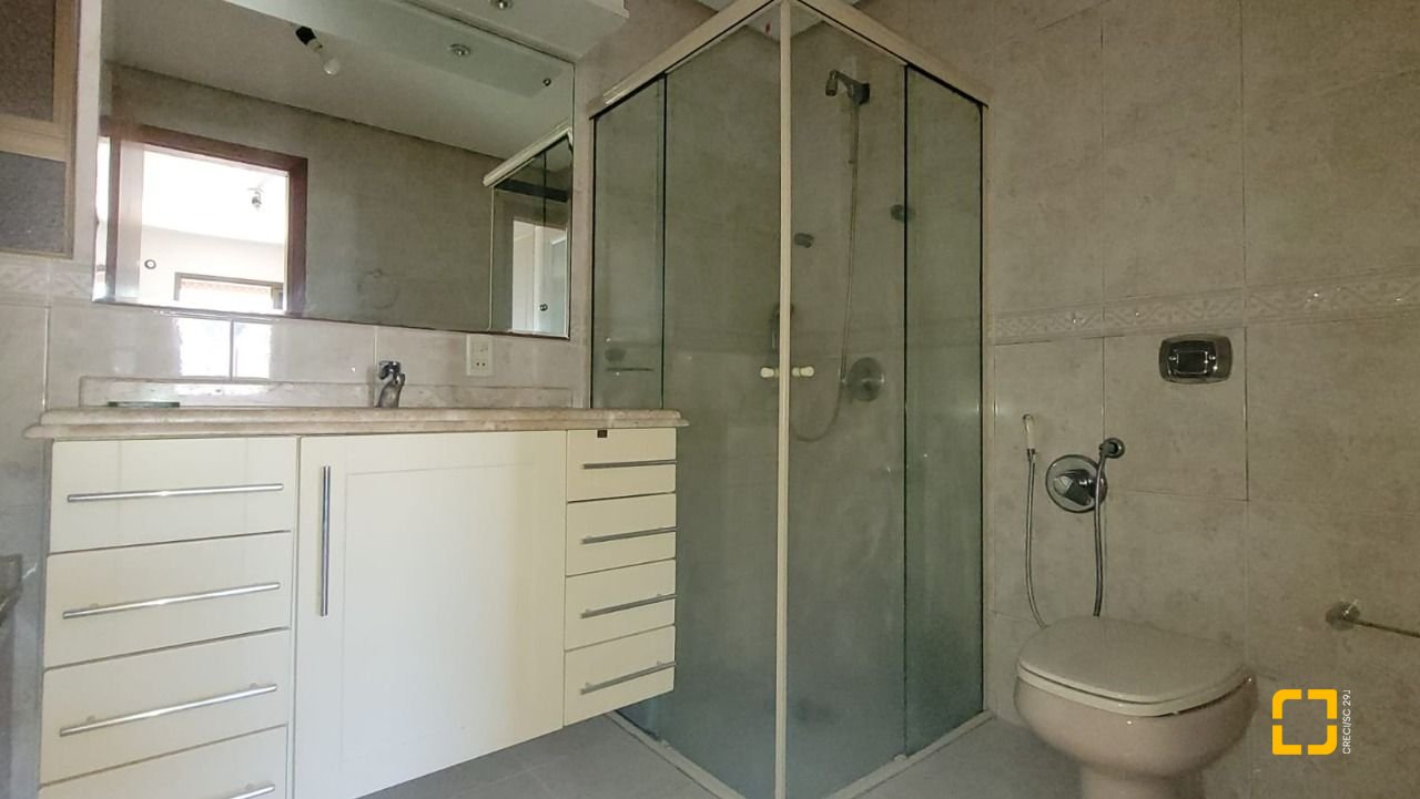 Apartamento com 166m², 6 quartos (sendo 2 suítes), 2 garagens, no bairro Agronômica em Florianópolis