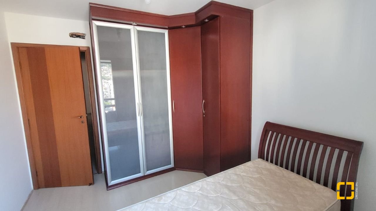 Apartamento com 166m², 6 quartos (sendo 2 suítes), 2 garagens, no bairro Agronômica em Florianópolis