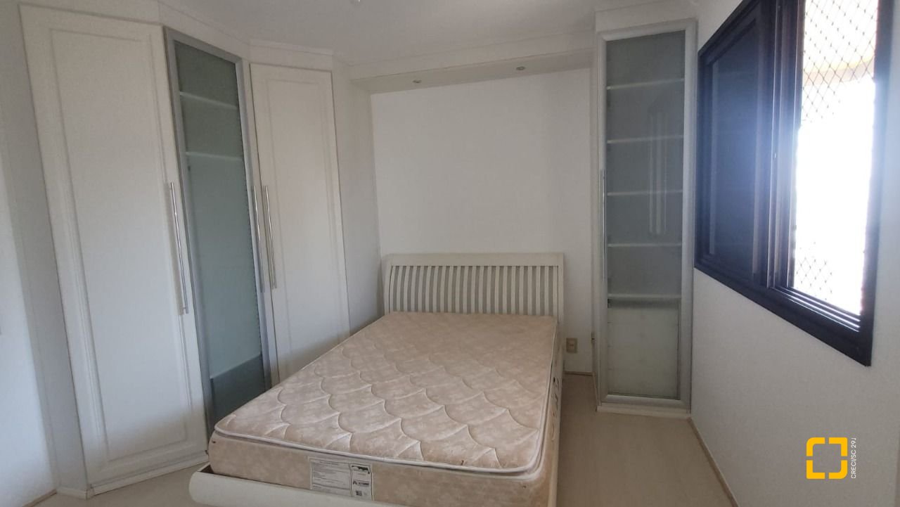 Apartamento com 166m², 6 quartos (sendo 2 suítes), 2 garagens, no bairro Agronômica em Florianópolis