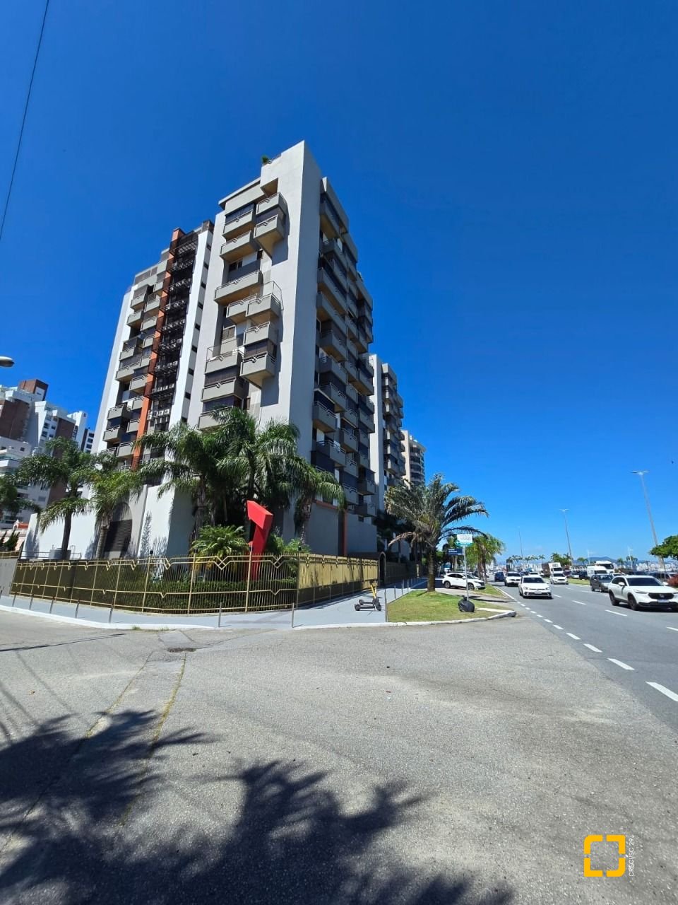 Apartamento com 166m², 6 quartos (sendo 2 suítes), 2 garagens, no bairro Agronômica em Florianópolis