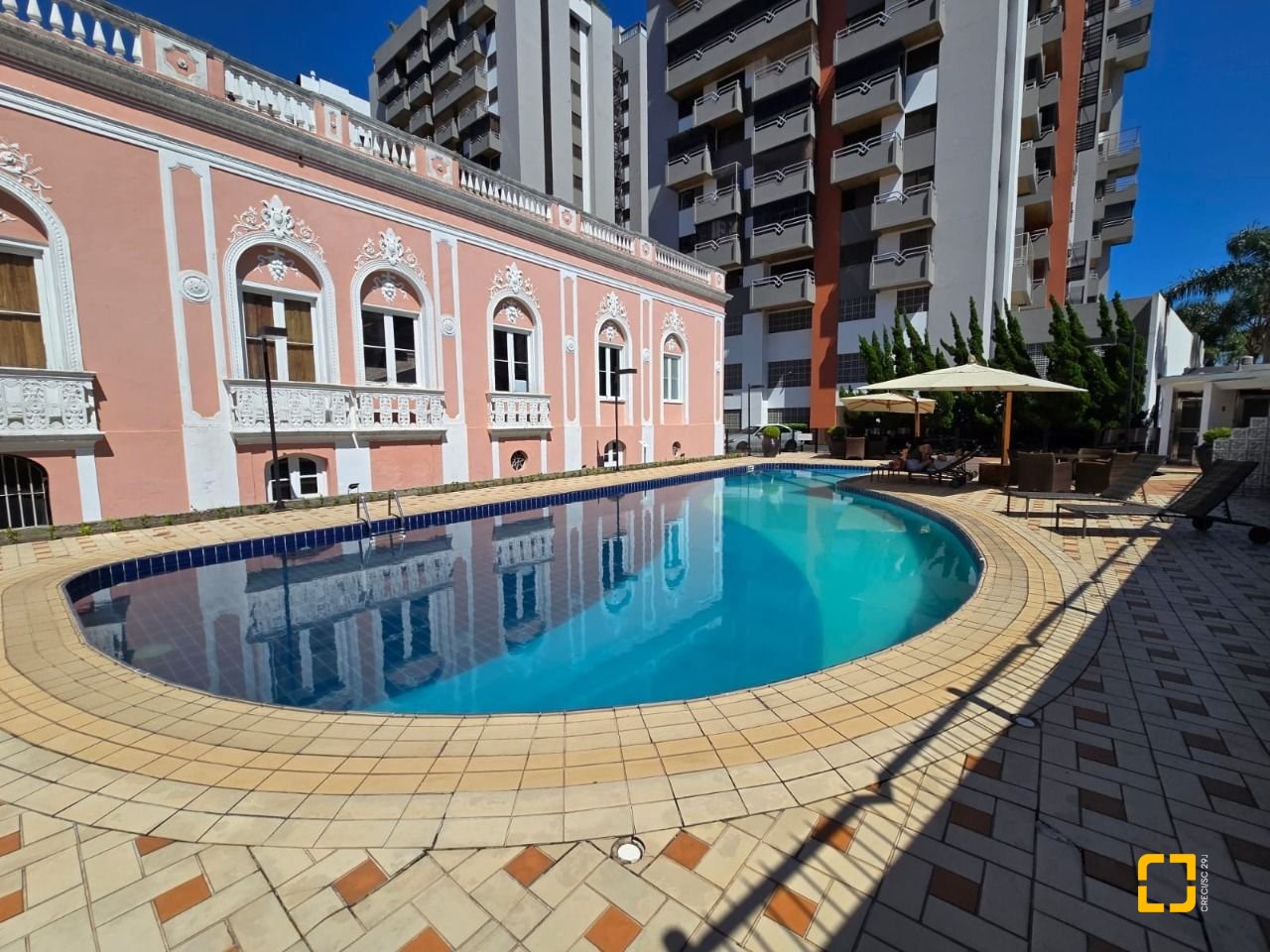 Apartamento com 166m², 6 quartos (sendo 2 suítes), 2 garagens, no bairro Agronômica em Florianópolis
