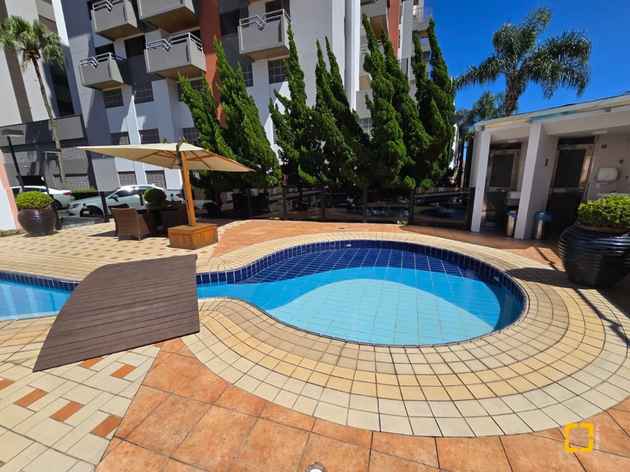 Apartamento com 166m², 6 quartos (sendo 2 suítes), 2 garagens, no bairro Agronômica em Florianópolis