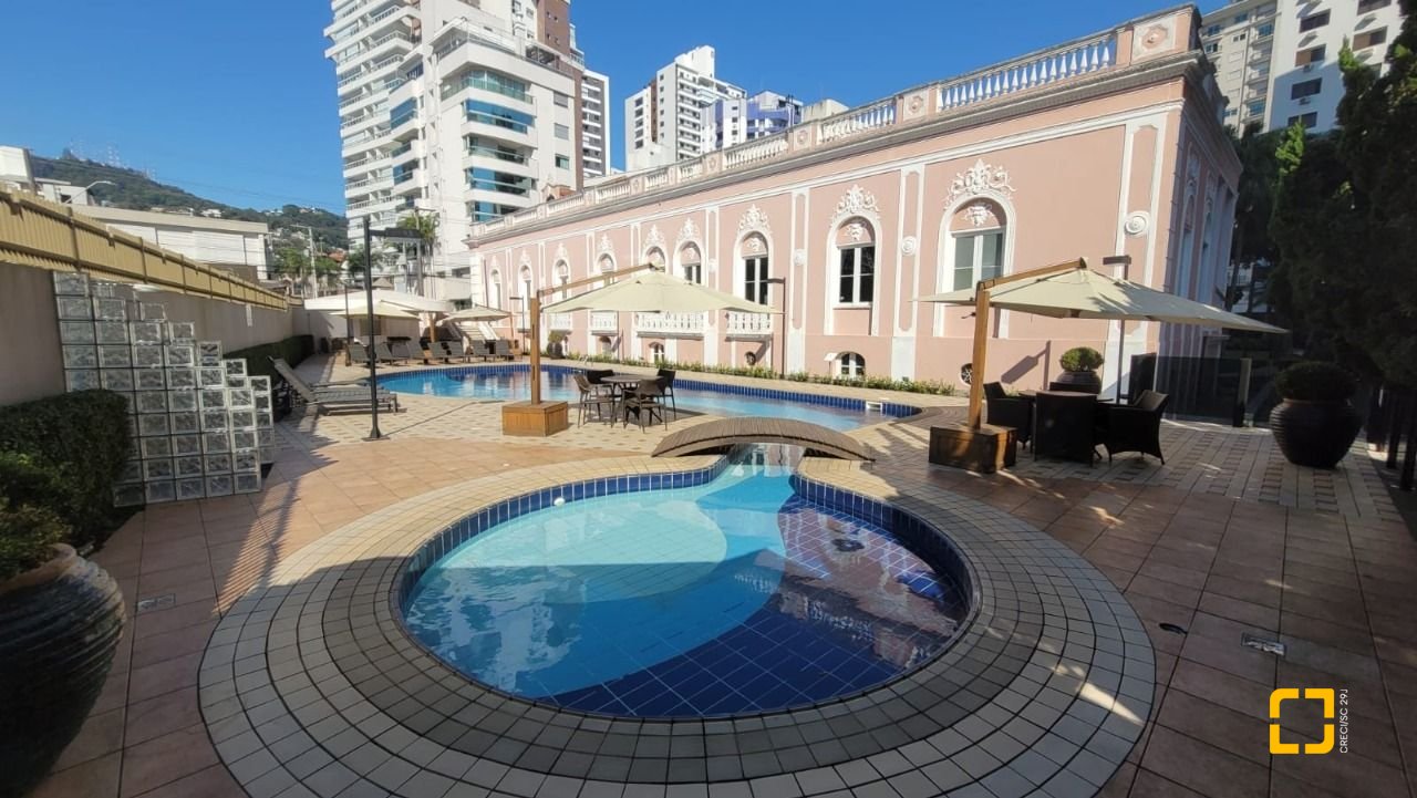 Apartamento com 166m², 6 quartos (sendo 2 suítes), 2 garagens, no bairro Agronômica em Florianópolis