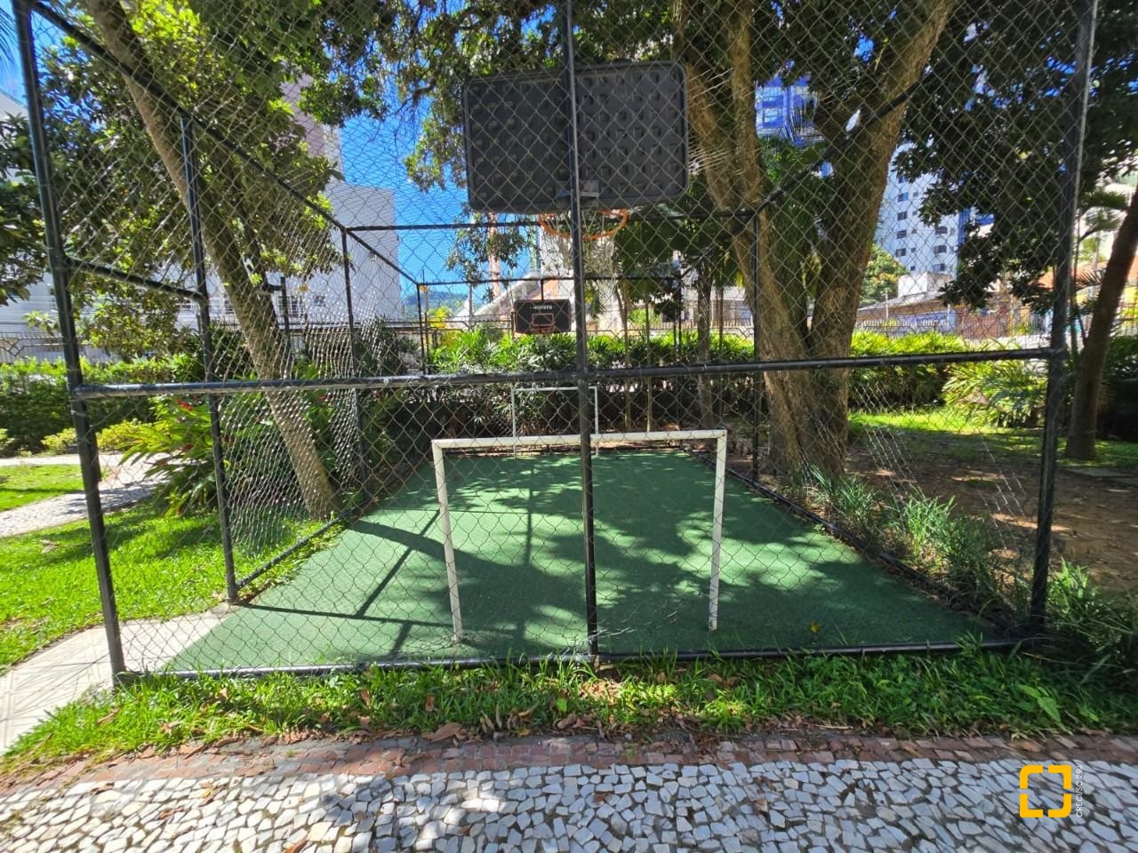Apartamento com 166m², 6 quartos (sendo 2 suítes), 2 garagens, no bairro Agronômica em Florianópolis
