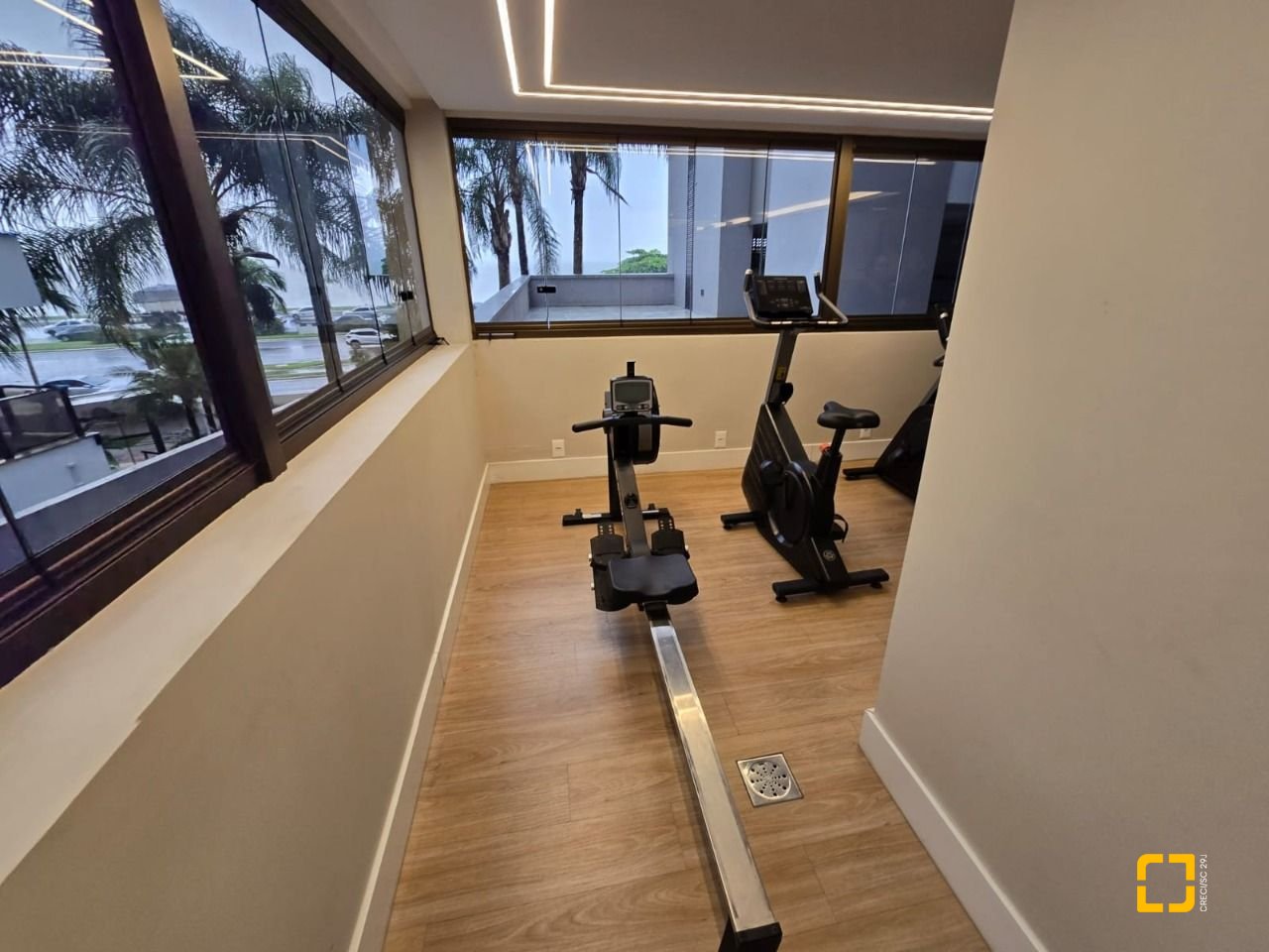 Apartamento com 166m², 6 quartos (sendo 2 suítes), 2 garagens, no bairro Agronômica em Florianópolis