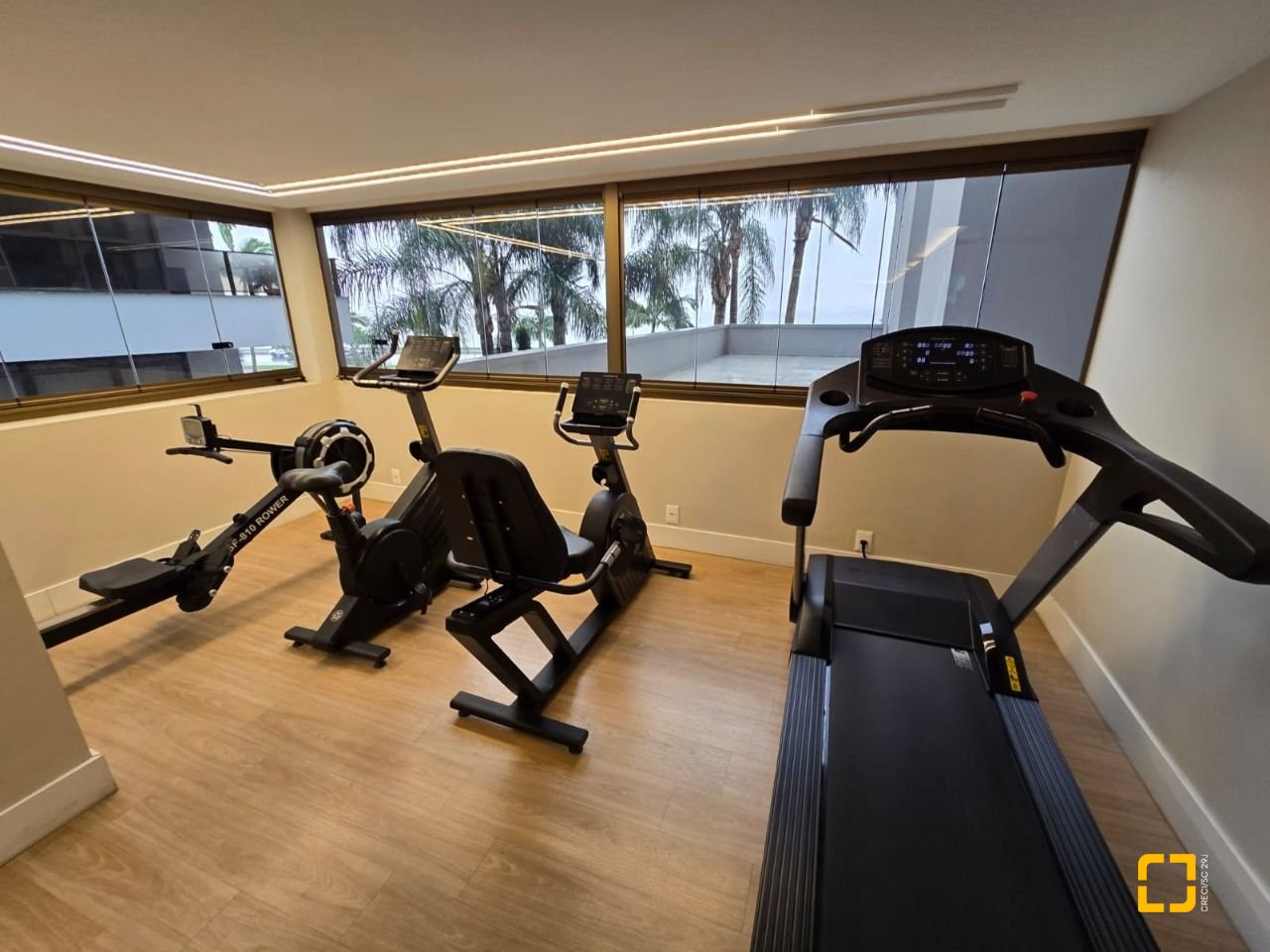 Apartamento com 166m², 6 quartos (sendo 2 suítes), 2 garagens, no bairro Agronômica em Florianópolis