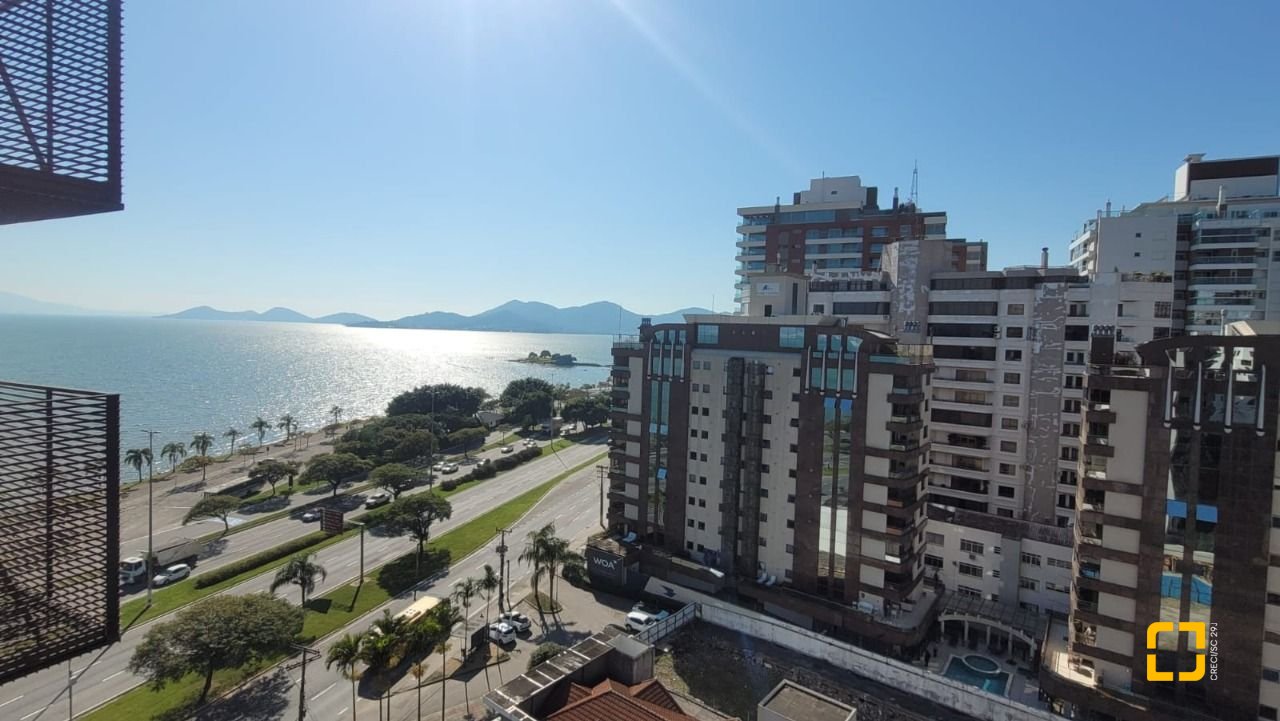 Apartamento com 166m², 6 quartos (sendo 2 suítes), 2 garagens, no bairro Agronômica em Florianópolis
