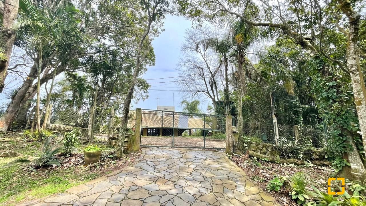 Casa com 458m², 4 quartos, no bairro Vargem do Bom Jesus em Florianópolis