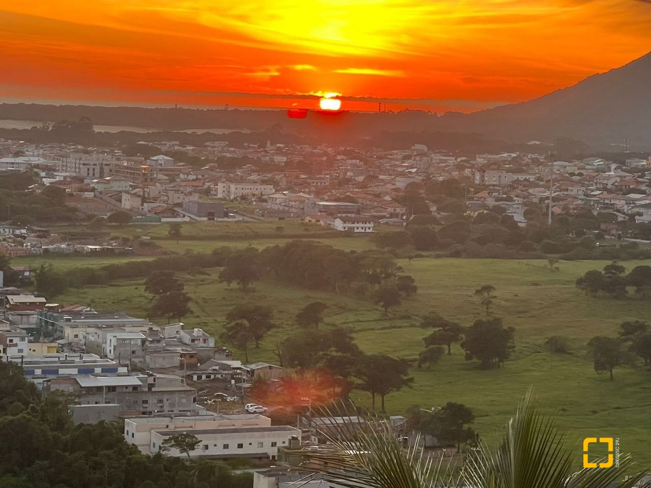 Casa com 458m², 4 quartos, no bairro Vargem do Bom Jesus em Florianópolis