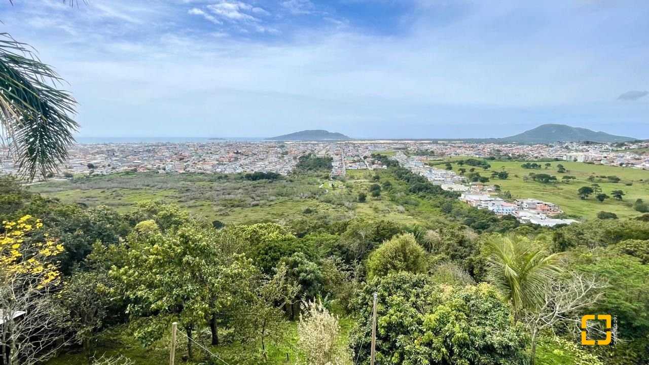 Casa com 458m², 4 quartos, no bairro Vargem do Bom Jesus em Florianópolis