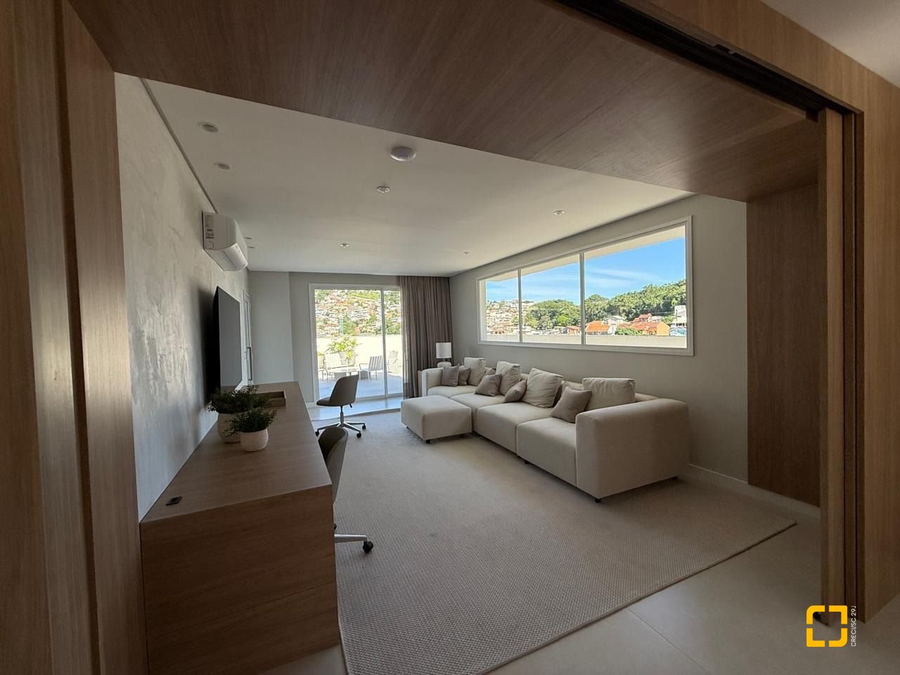Apartamento com 65m², 3 quartos (sendo 1 suíte), 1 garagem, no bairro Beiramar em Florianópolis