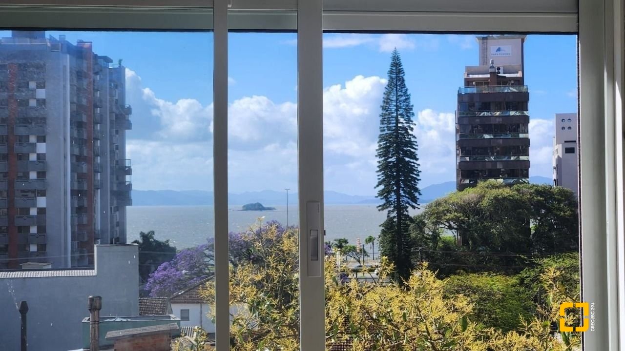 Apartamento com 65m², 3 quartos (sendo 1 suíte), 1 garagem, no bairro Beiramar em Florianópolis