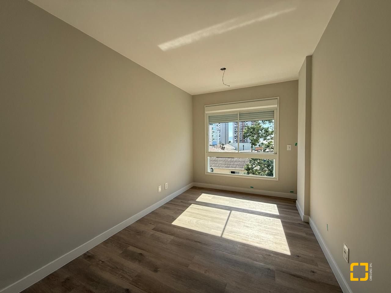 Apartamento com 65m², 3 quartos (sendo 1 suíte), 1 garagem, no bairro Beiramar em Florianópolis