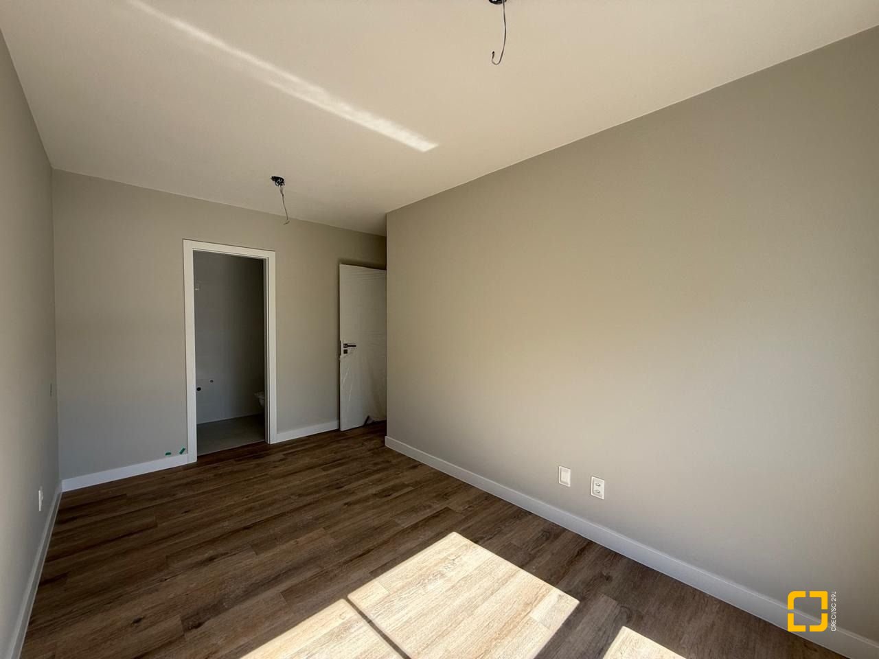 Apartamento com 65m², 3 quartos (sendo 1 suíte), 1 garagem, no bairro Beiramar em Florianópolis