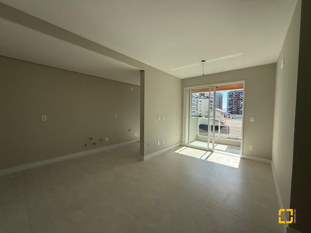 Apartamento com 65m², 3 quartos (sendo 1 suíte), 1 garagem, no bairro Beiramar em Florianópolis