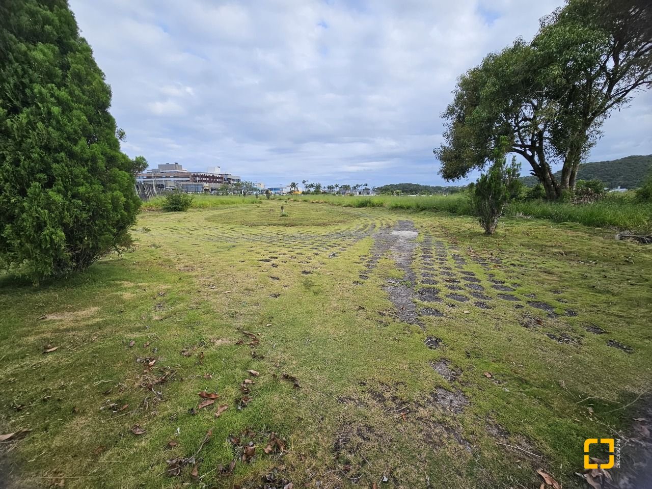 Terreno com 6431m², no bairro Campeche em Florianópolis