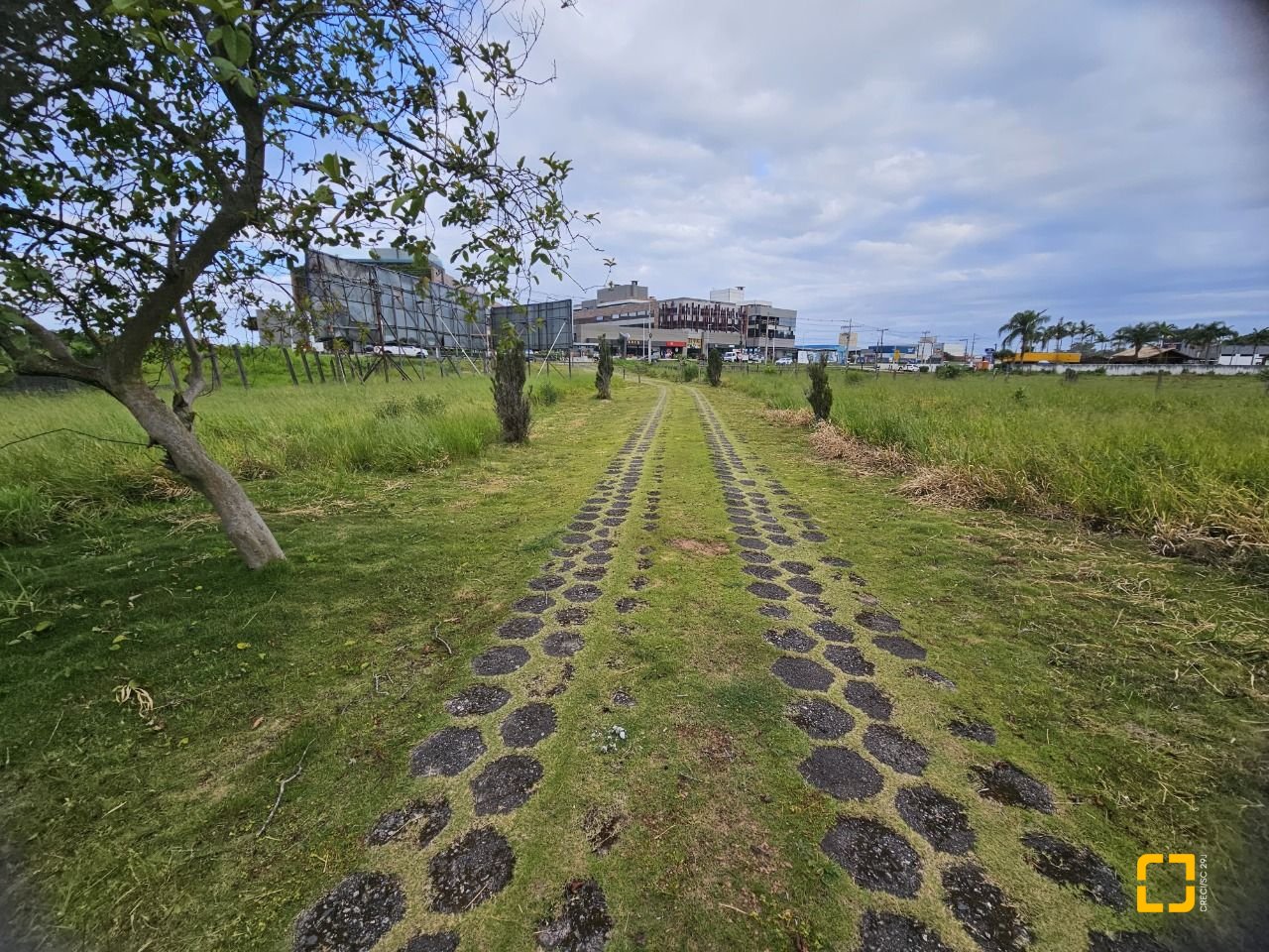 Terreno com 6431m², no bairro Campeche em Florianópolis