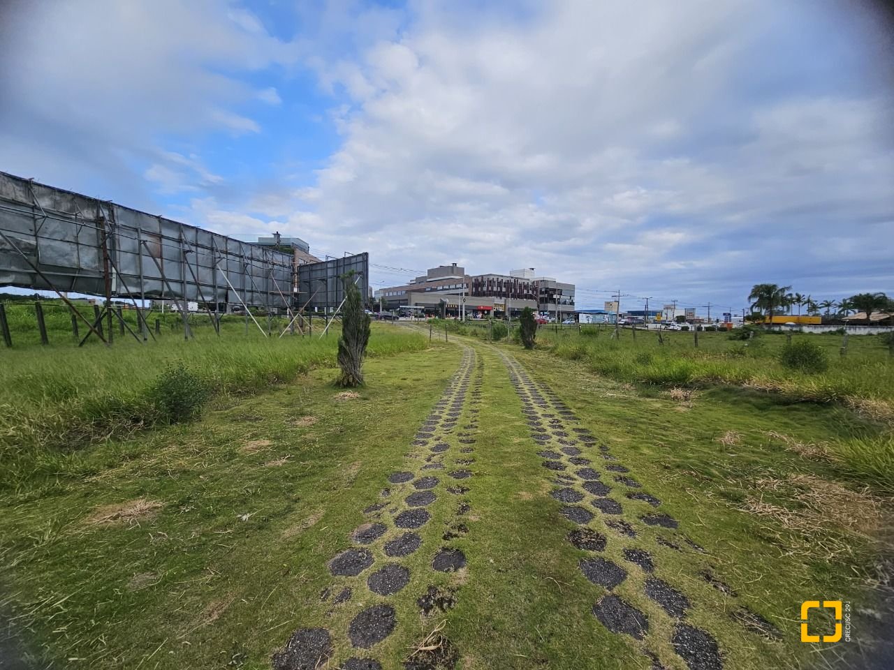 Terreno com 6431m², no bairro Campeche em Florianópolis