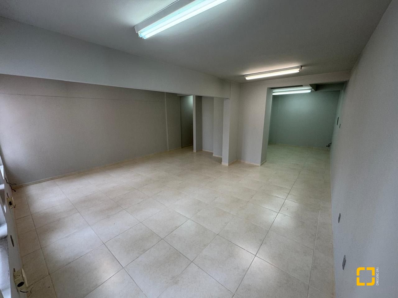 Sala com 59m², no bairro Centro em Florianópolis