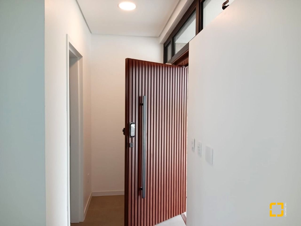 Casa de Condomínio com 216m², 4 quartos (sendo 1 suíte), 2 garagens, no bairro Beira Rio em Biguaçu