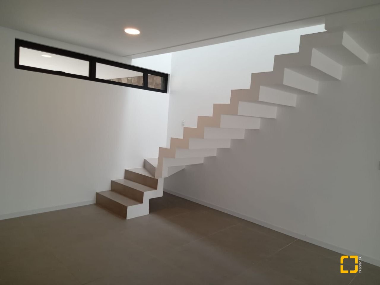 Casa de Condomínio com 216m², 4 quartos (sendo 1 suíte), 2 garagens, no bairro Beira Rio em Biguaçu