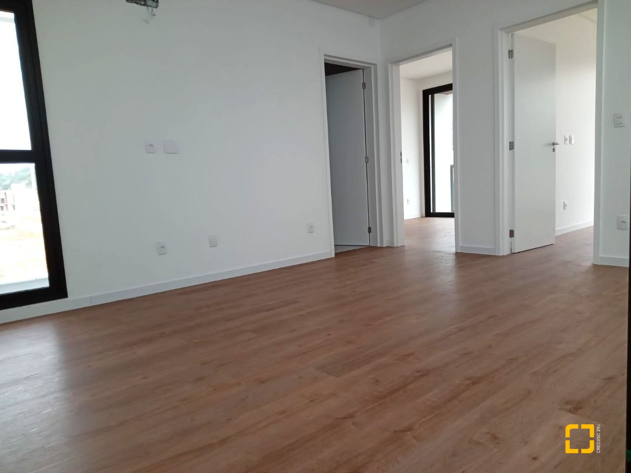 Casa de Condomínio com 216m², 4 quartos (sendo 1 suíte), 2 garagens, no bairro Beira Rio em Biguaçu