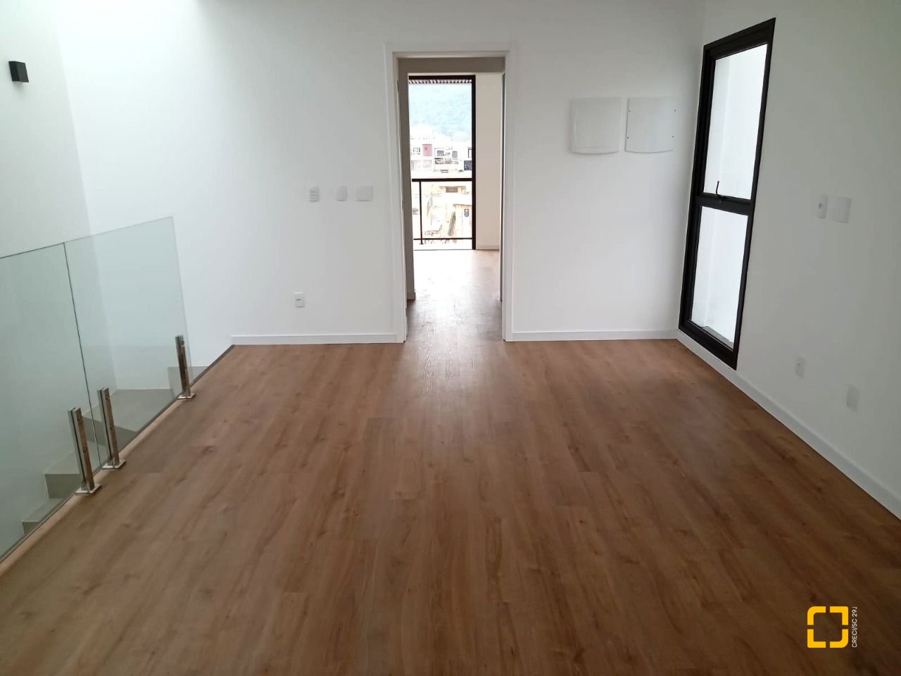 Casa de Condomínio com 216m², 4 quartos (sendo 1 suíte), 2 garagens, no bairro Beira Rio em Biguaçu