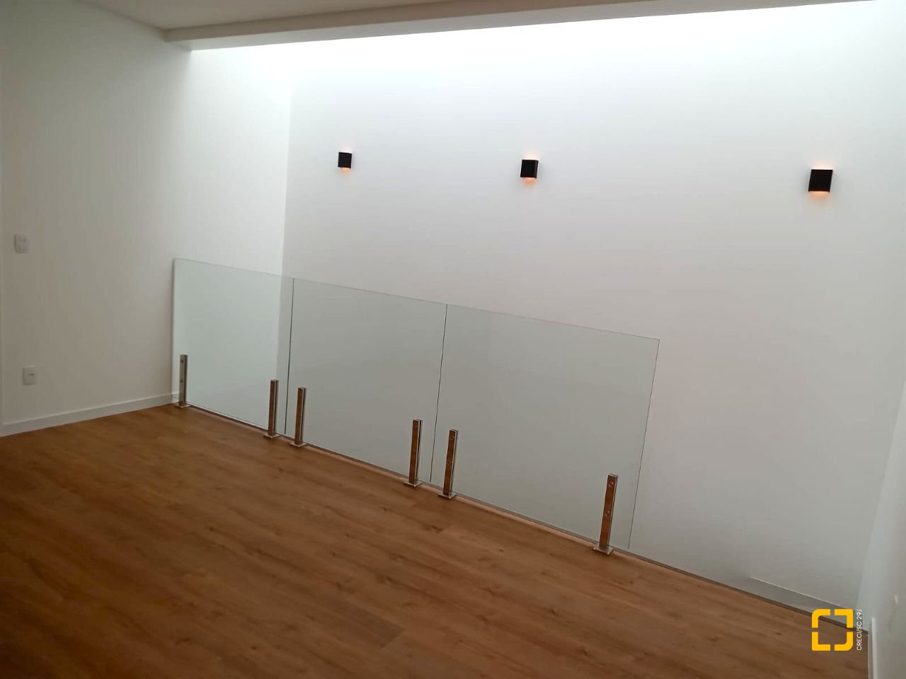 Casa de Condomínio com 216m², 4 quartos (sendo 1 suíte), 2 garagens, no bairro Beira Rio em Biguaçu